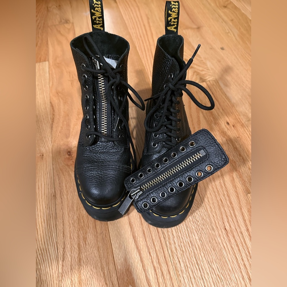 Dr. Martens SINCLAIR MILLED NAPPA LEATHER PLATFORM BOOTS